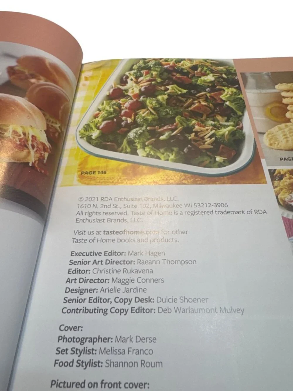 Taste Of Home Make It Take It Cookbook Crpwd Pleasing Potluck Recipes